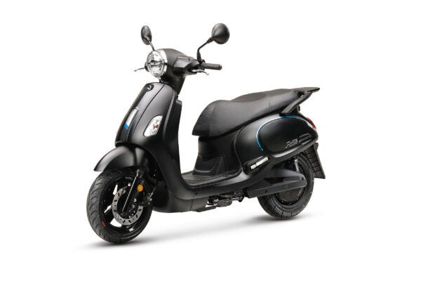 SYM_eFiddle_BK007U_M3_Langle_2560px E-FIDDLE IV Matt Black